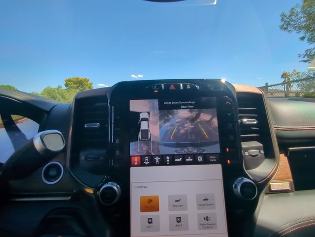 Gallery image 41 for 2024 Chevrolet Silverado 2500HD LT